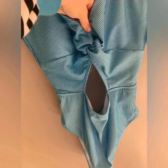 Woman’s Decree Blue Stripe Super Cheeky Adjustable New Plus Open Back One Piece - Picture 2 of 8